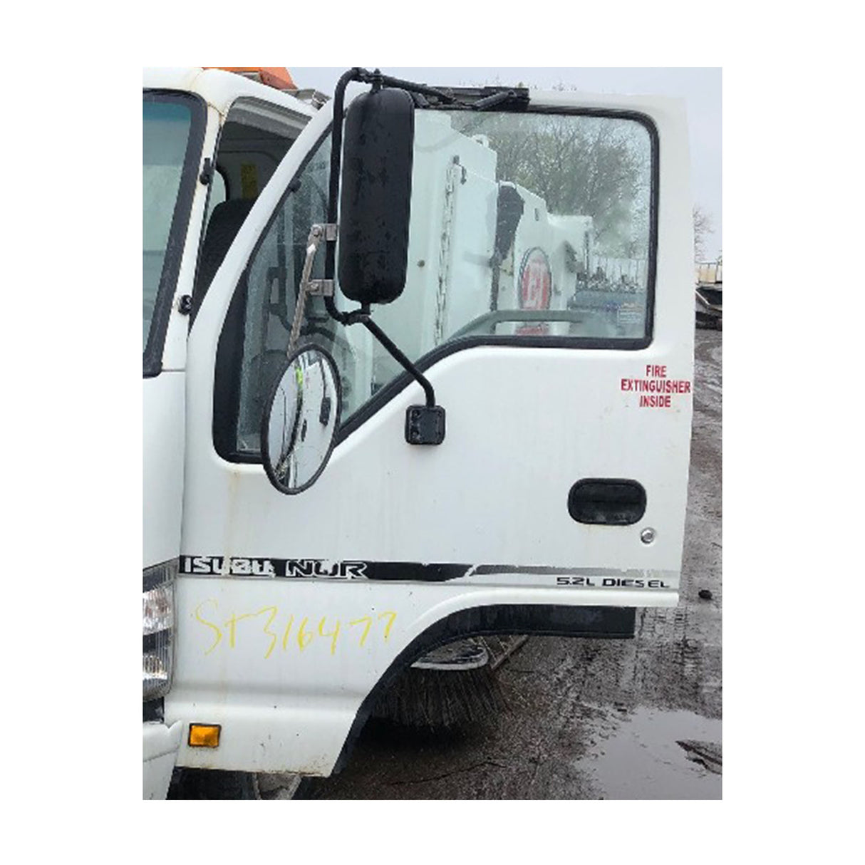 Isuzu NQR Door Used
