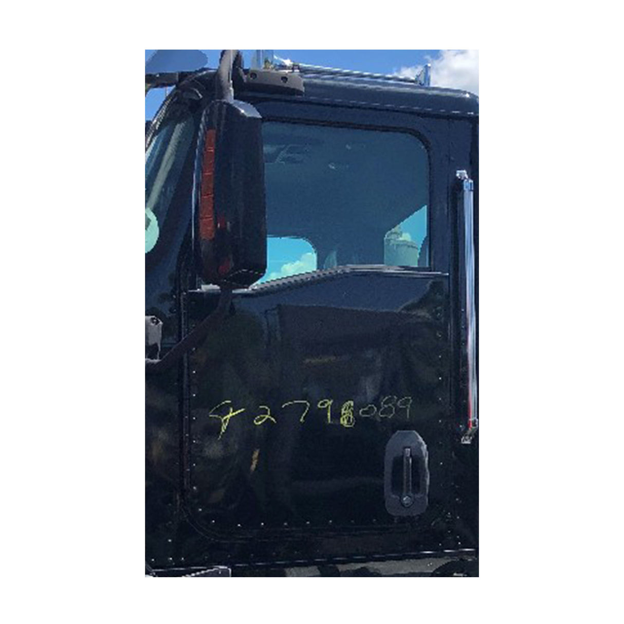 International CT660 Door Driver Side & Passenger Side Used