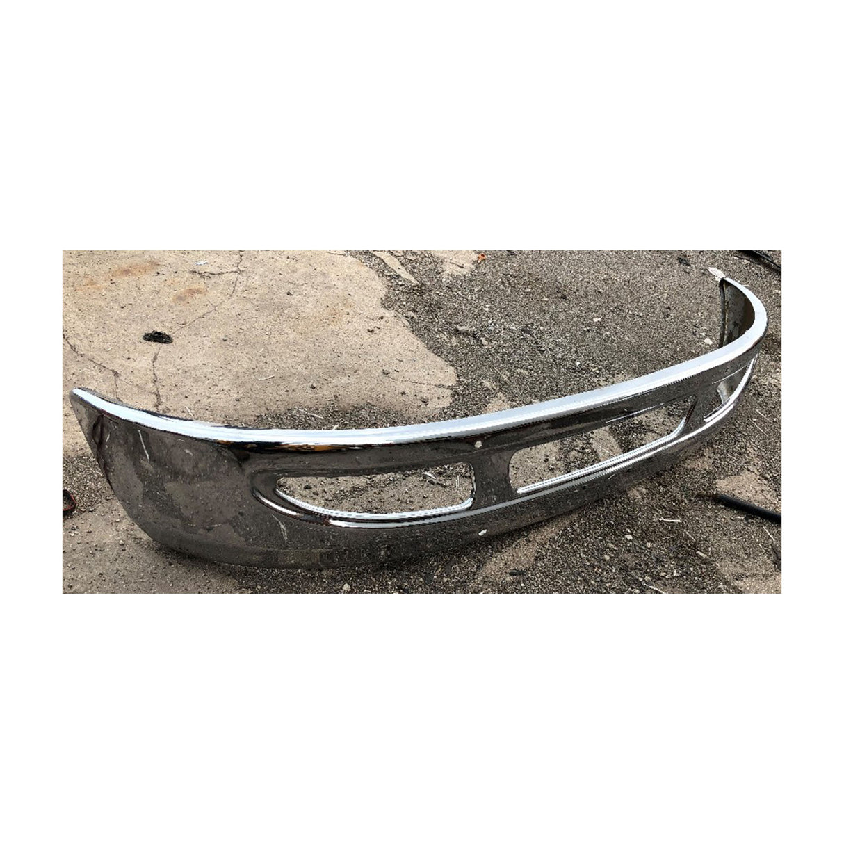International MV Bumper Used