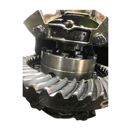 International 8100 Rockwell RR-23-160 Rear Differential Ratio 4.3 Used