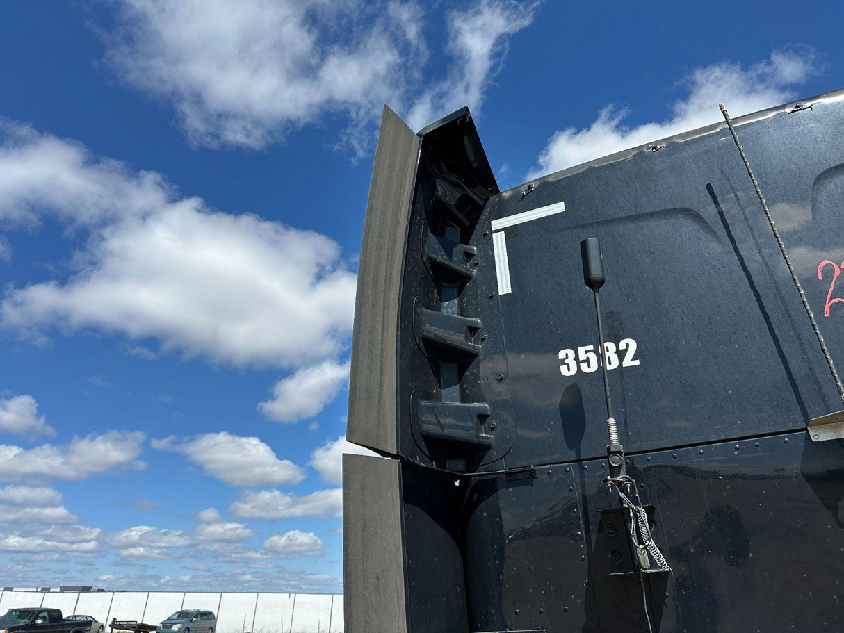 Peterbilt 579 Upper Fairing Passenger Side 2023 and Newer